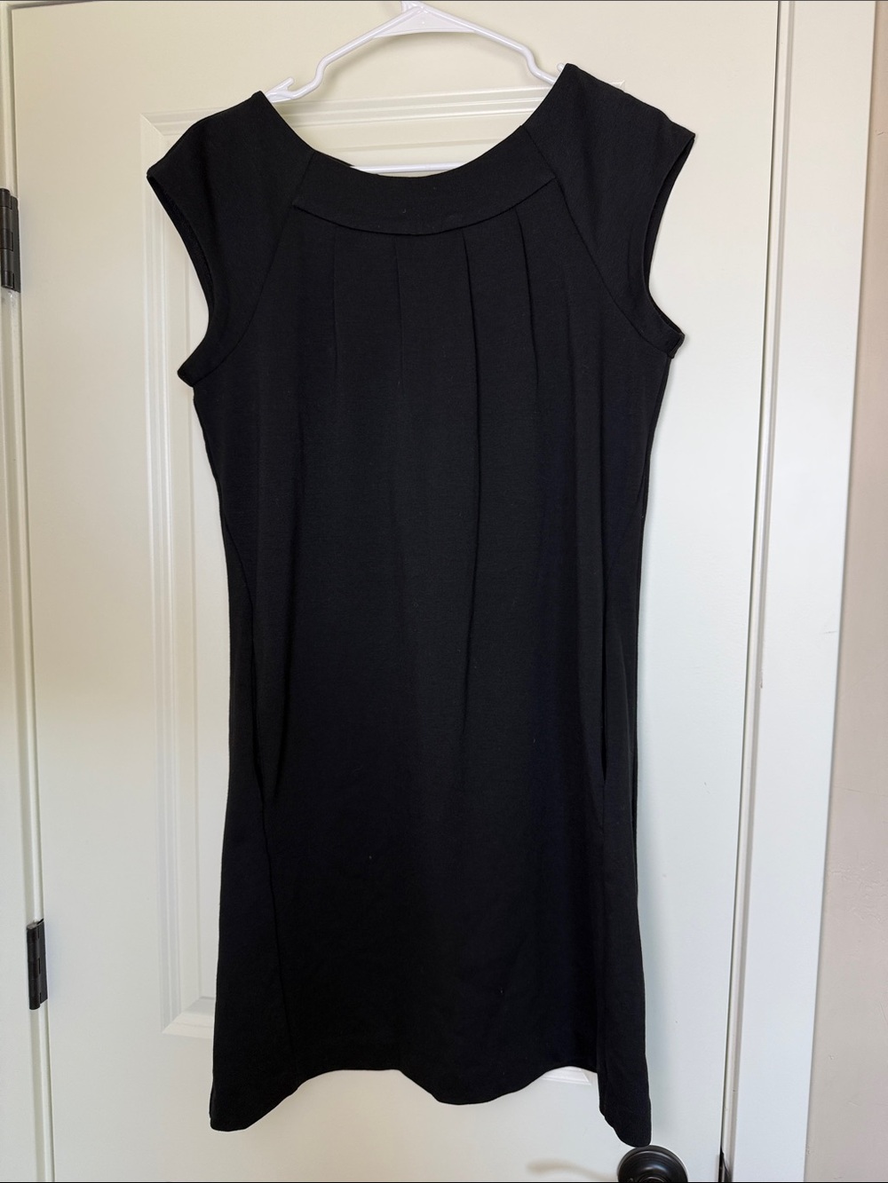 Michael Kors | Black Cap-Sleeve Pleated Shift Dress | 10